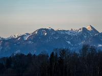 Erste Morgensonne auf den Bergen des Mangfall Gebirges mit Wendelstein